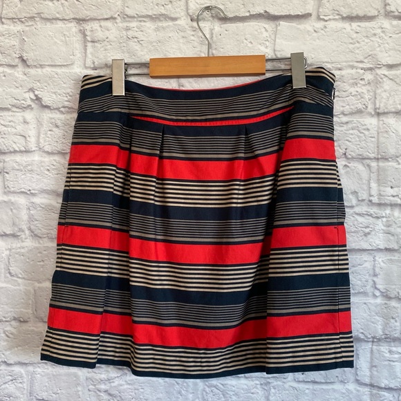 Banana Republic Factory Dresses & Skirts - BANANA REPUBLIC Factory Stripe Skirt